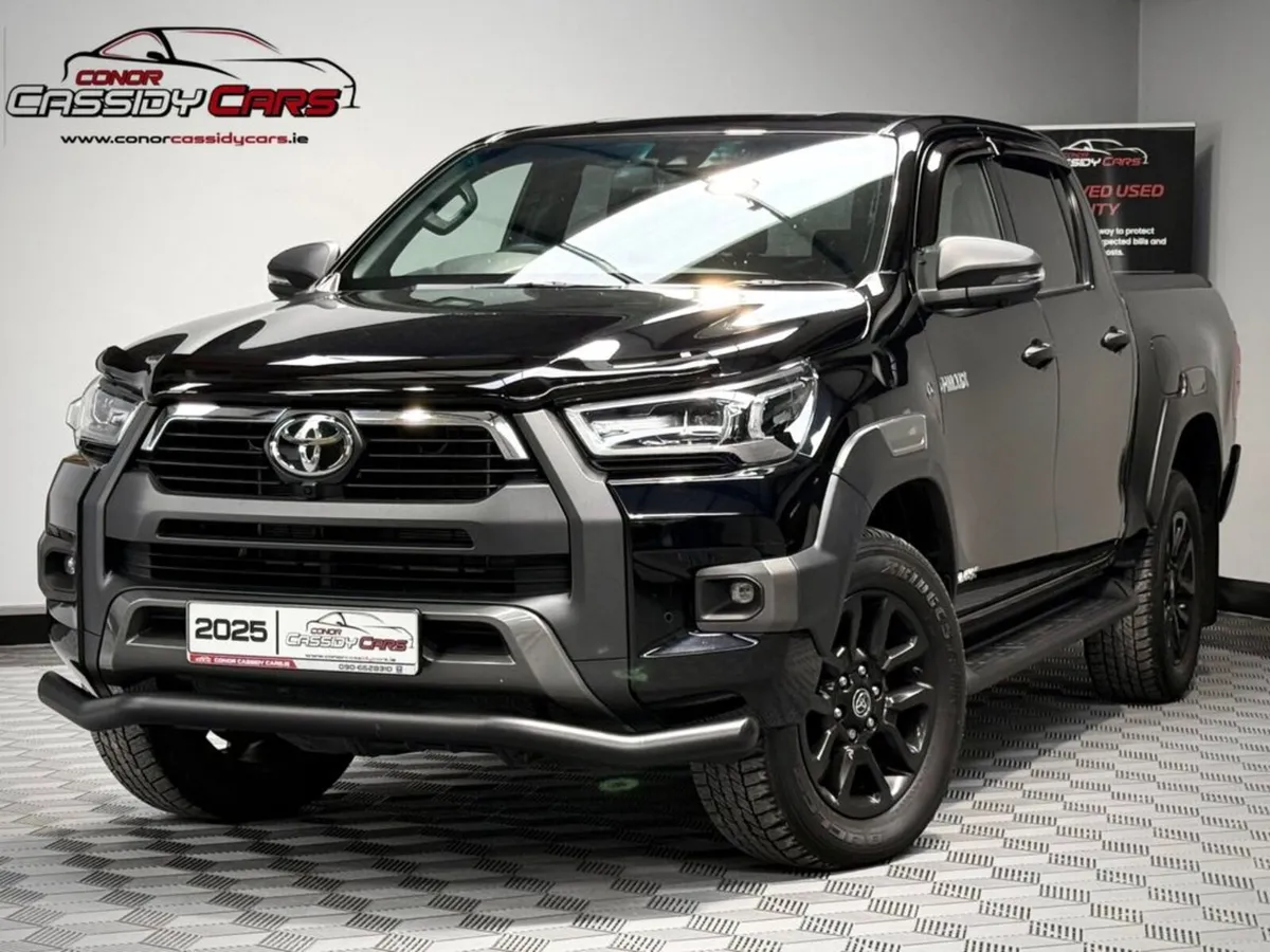 Toyota Hilux INVINCIBLE-X 4WD // VAT INVOICE // SA - Image 1