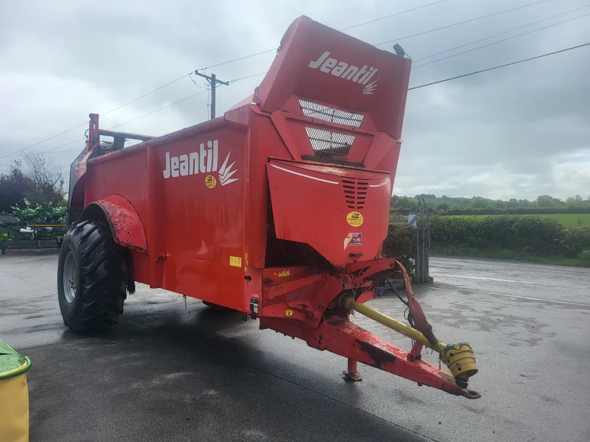 2017 Jeantil EVR 14-12 Spreader - Image 3