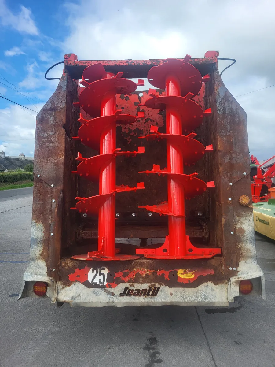 2018 Jeantil EVR 13-10 Dung Spreader - Image 4
