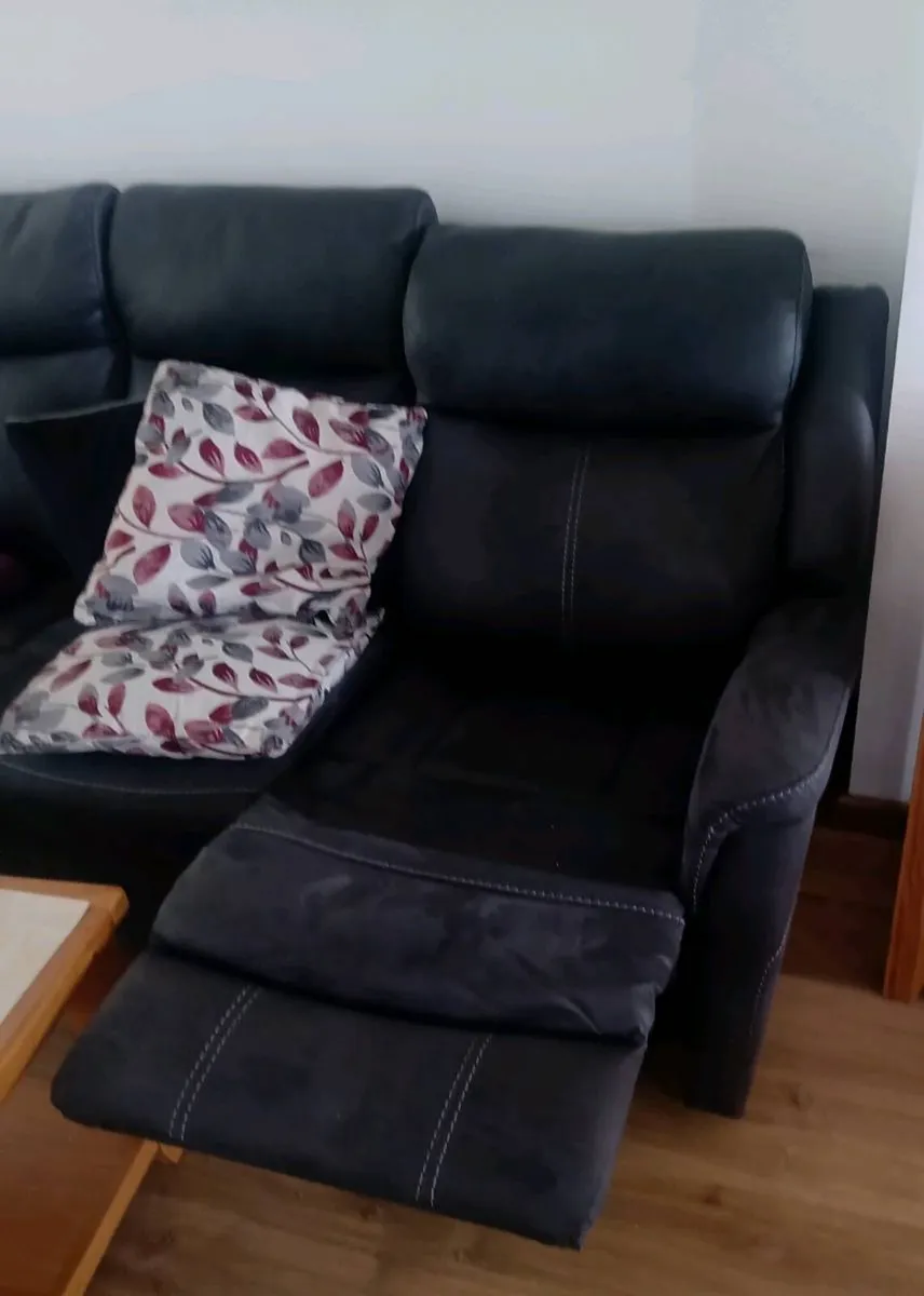 Couch - Image 3