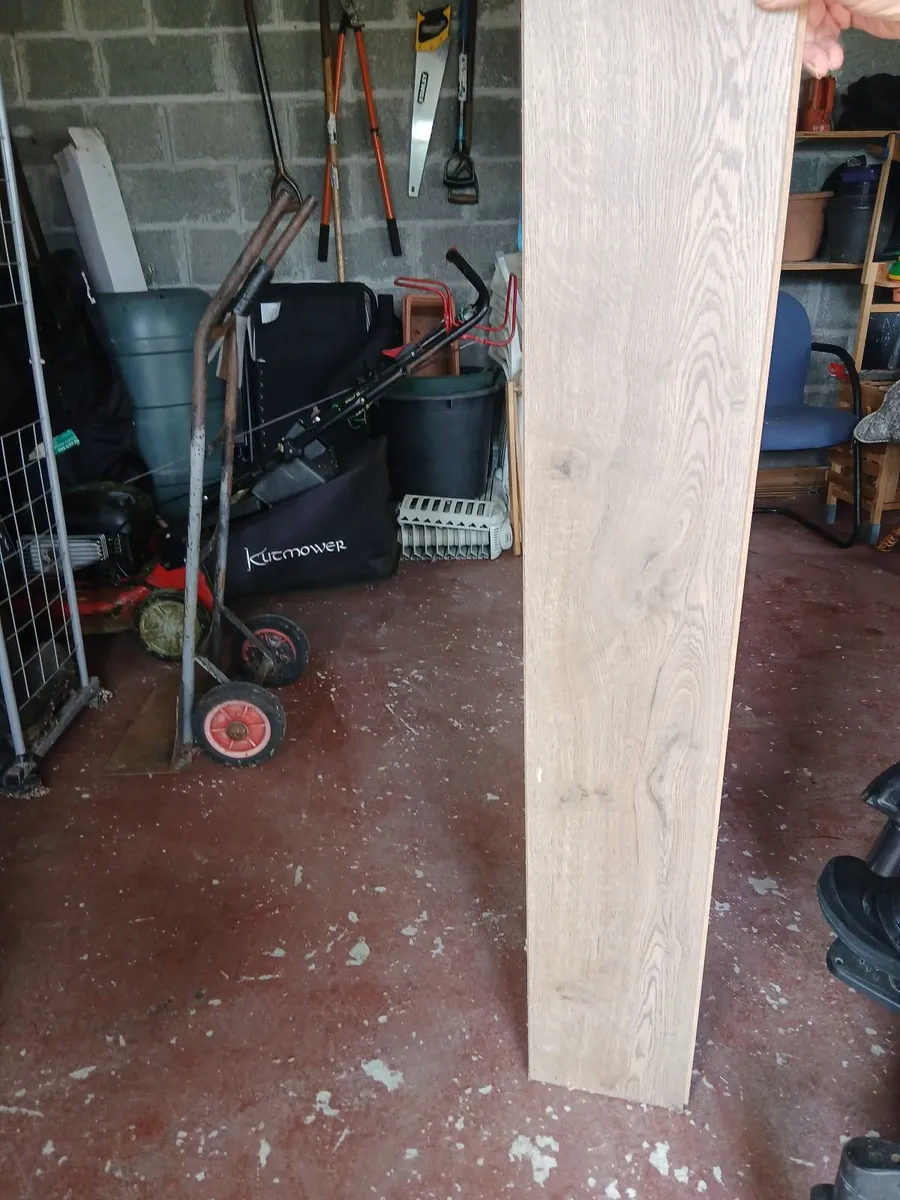 Step Click Laminated floor boards