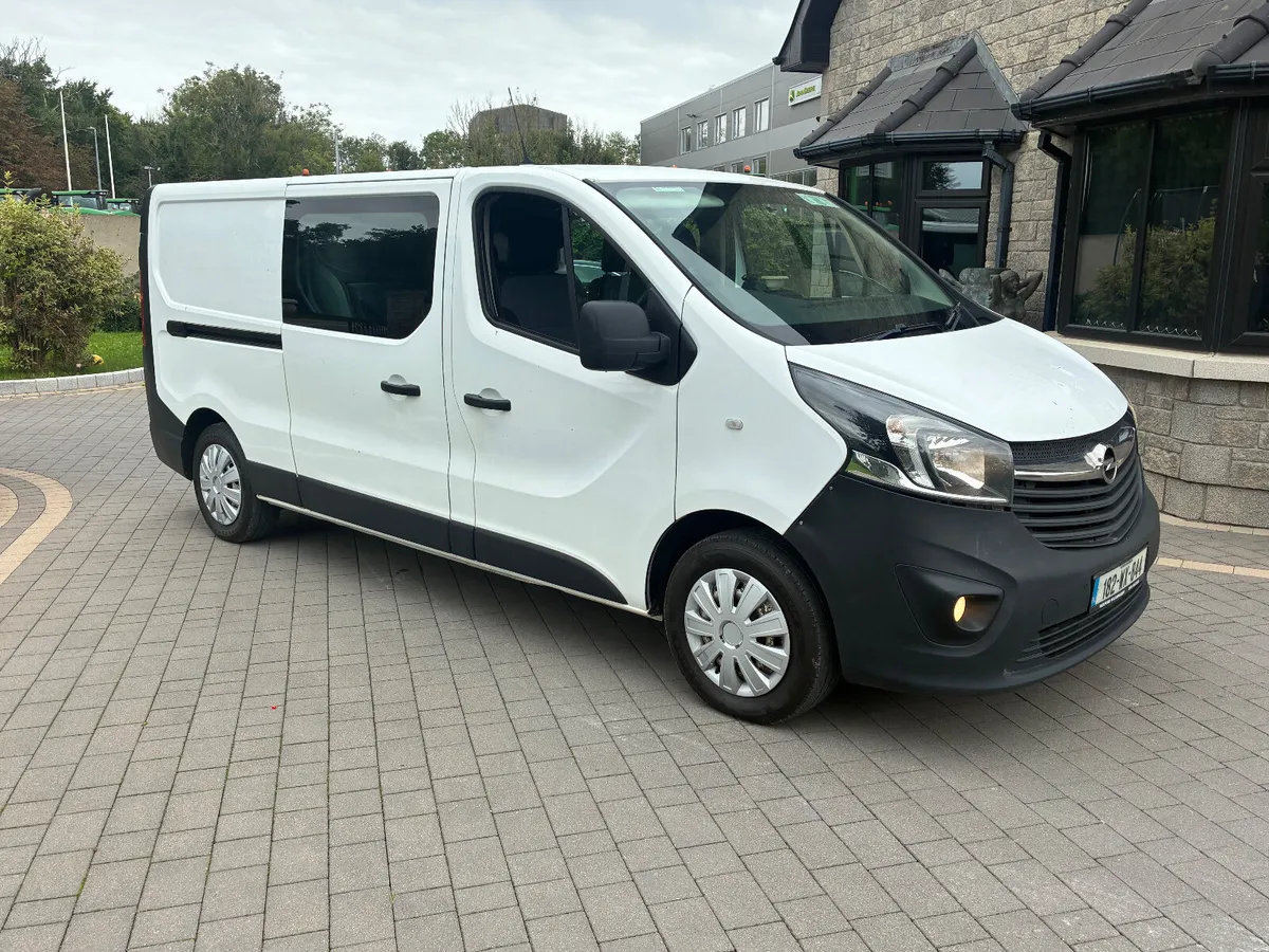 2018 (182) Opel Vivaro *6 seat crewcab* - Image 1