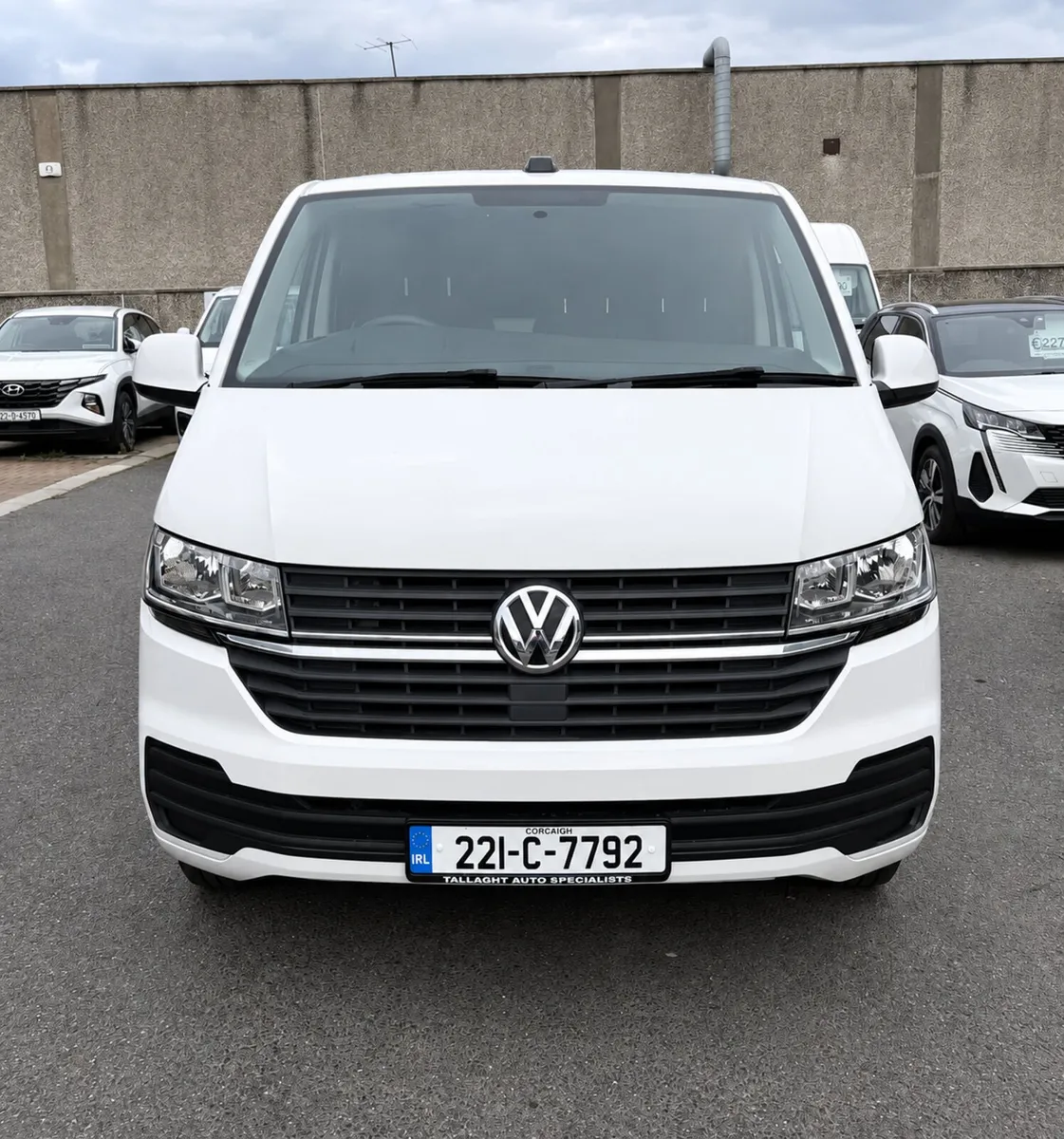 2022 Volkswagen Transporter - Image 2