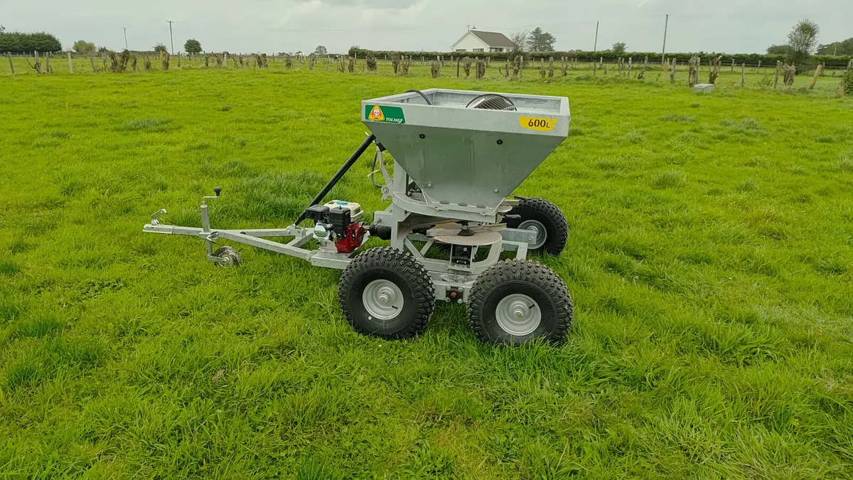 Fertiliser spreader Tolmet  4x4 - Image 1