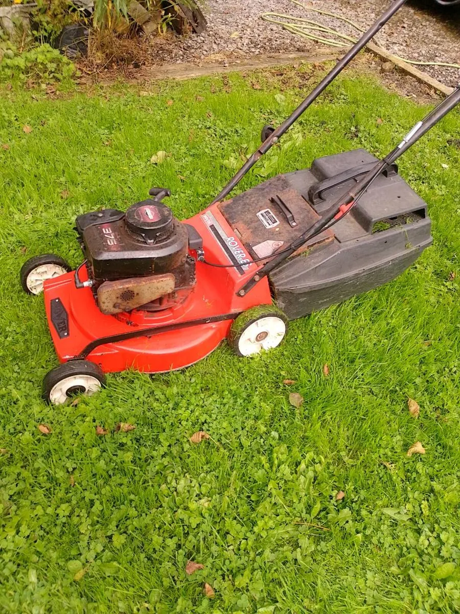 Rover ES Briggs petrol lawnmower - Image 1