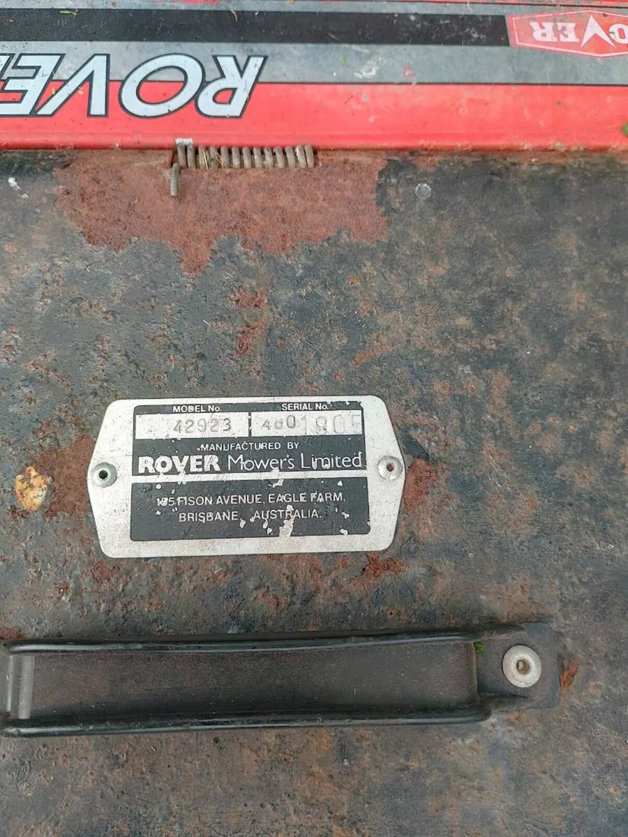 Rover ES Briggs petrol lawnmower - Image 3