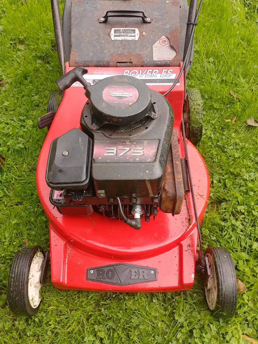 Rover ES Briggs petrol lawnmower - Image 4