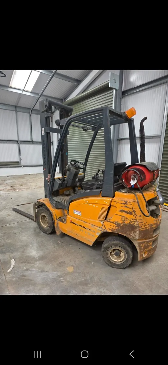 Forklift - Image 4