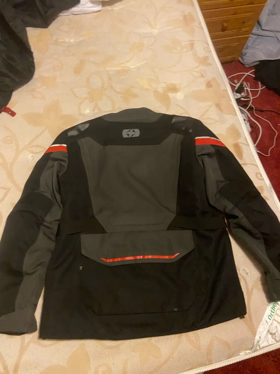 Oxford Montreal 4.0 Motorcycle Jacket and trousers - Image 3