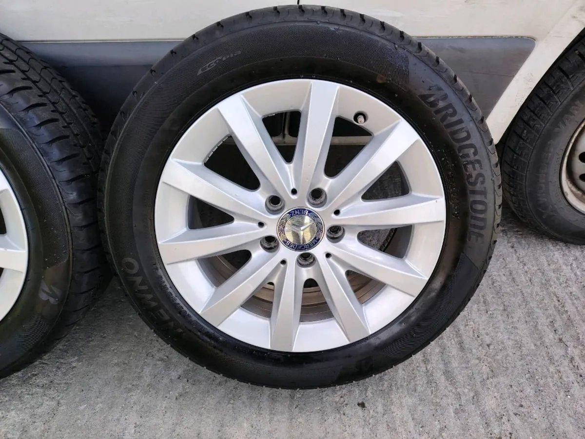 Mercedes alloy wheels - Image 2