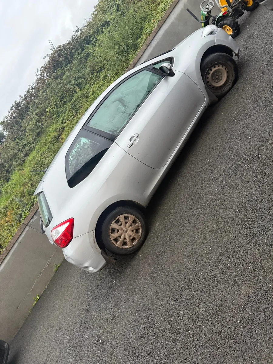 Toyota Auris - Image 2