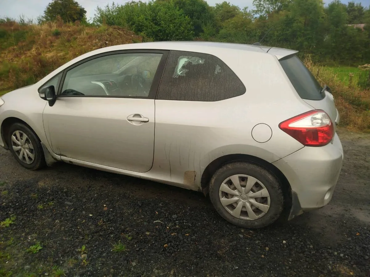 Toyota auris - Image 2