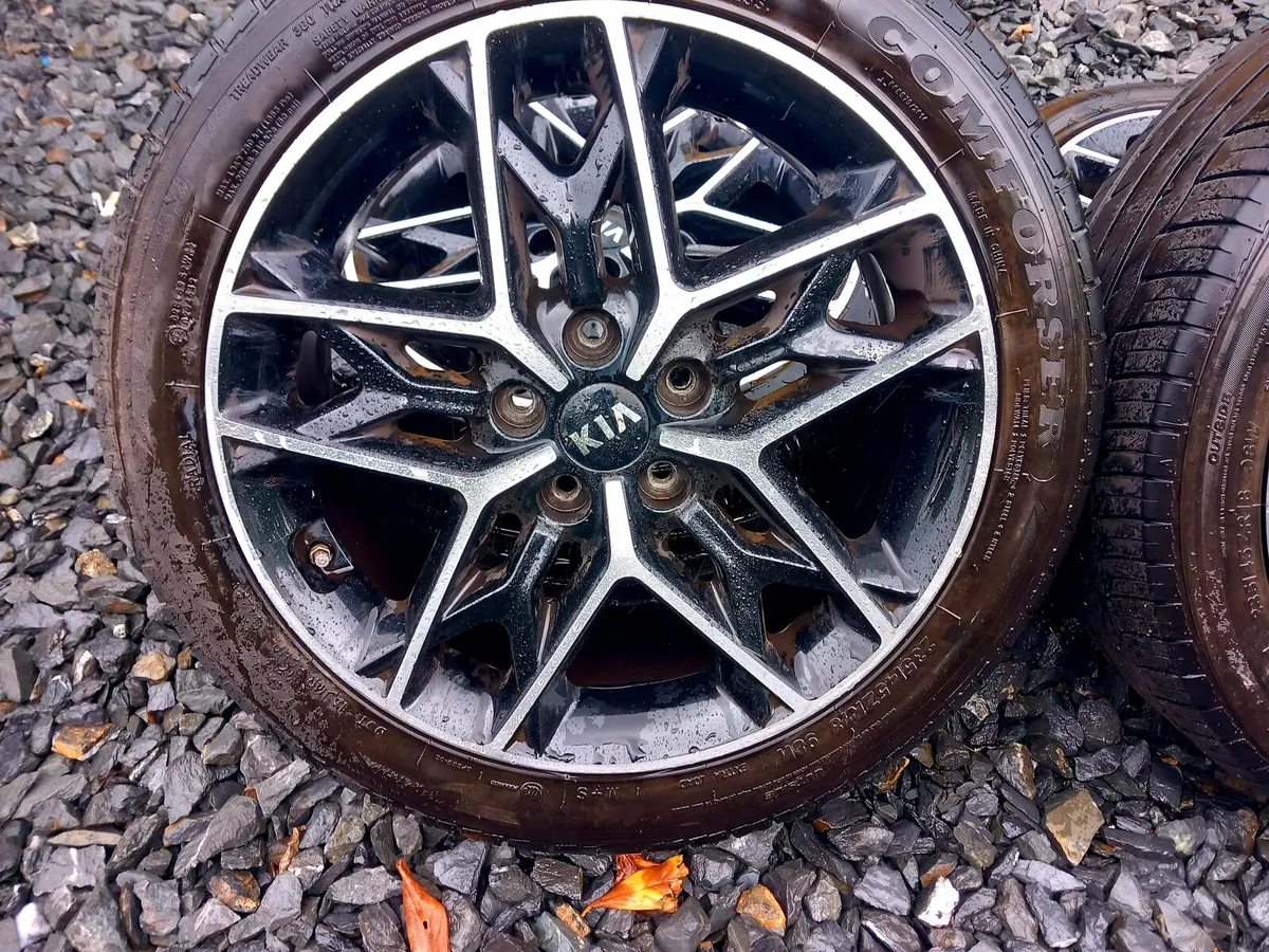 18inch 5x114.3 Genuine Kia Optima GT-Line Alloys - Image 4