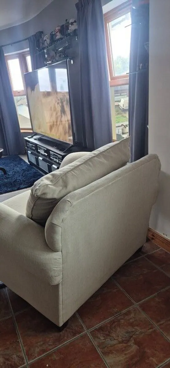 Love Seat For Sale - Image 3