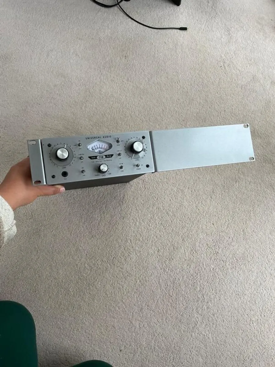 Universal Audio 710 twin finity - Image 1