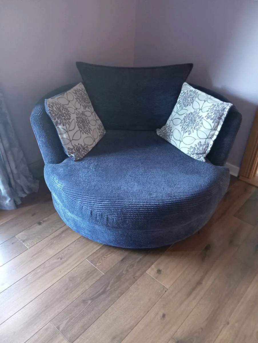 Snuggle Sofa plus swivel armchair - Image 3
