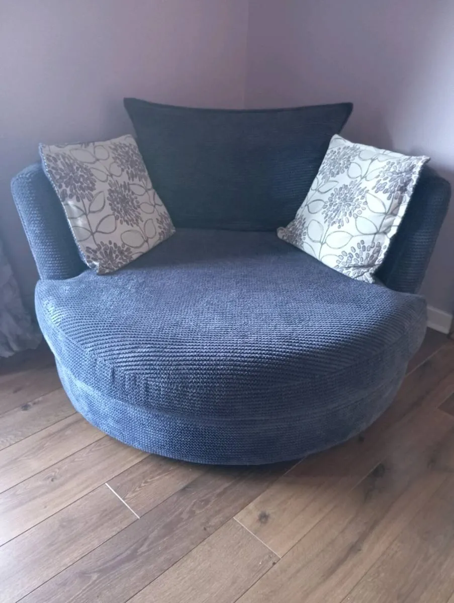 Snuggle Sofa plus swivel armchair - Image 4