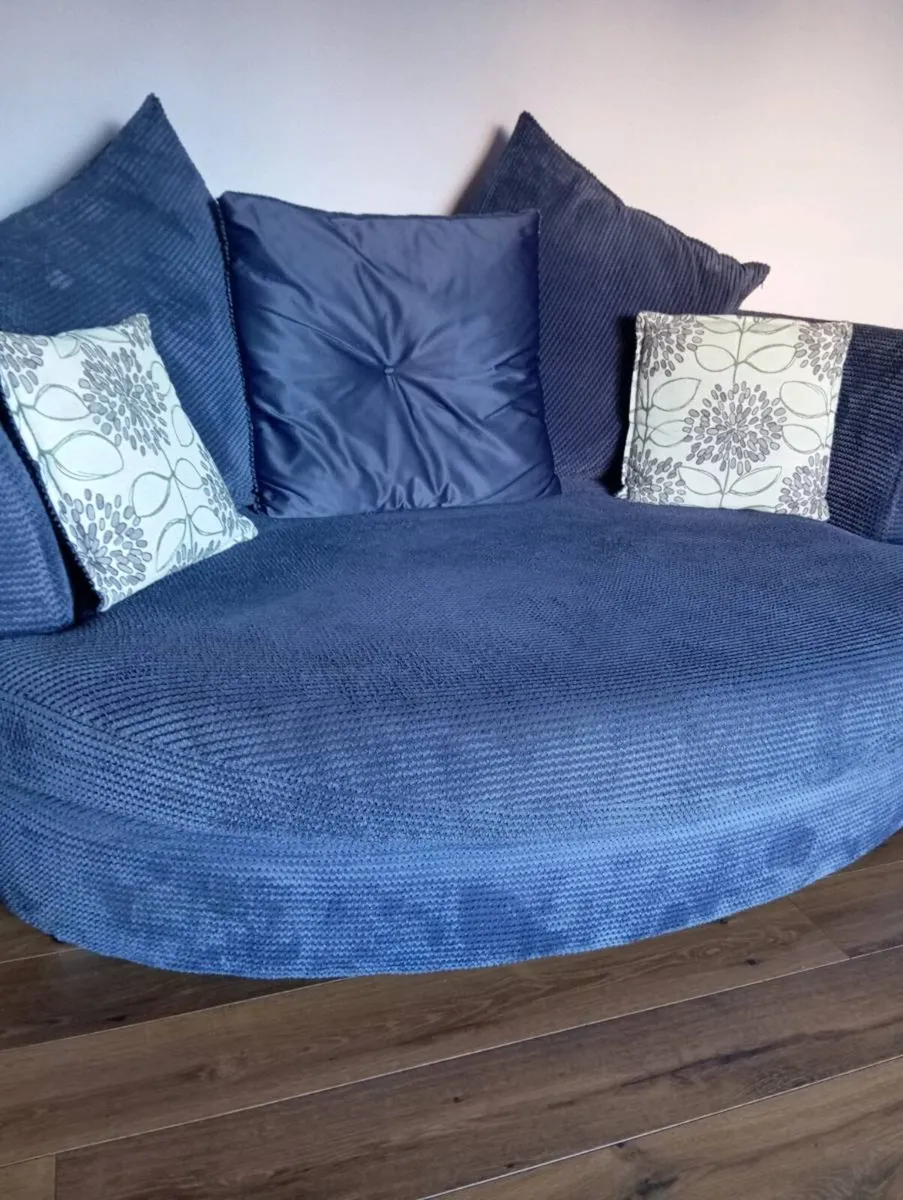 Snuggle Sofa plus swivel armchair - Image 1