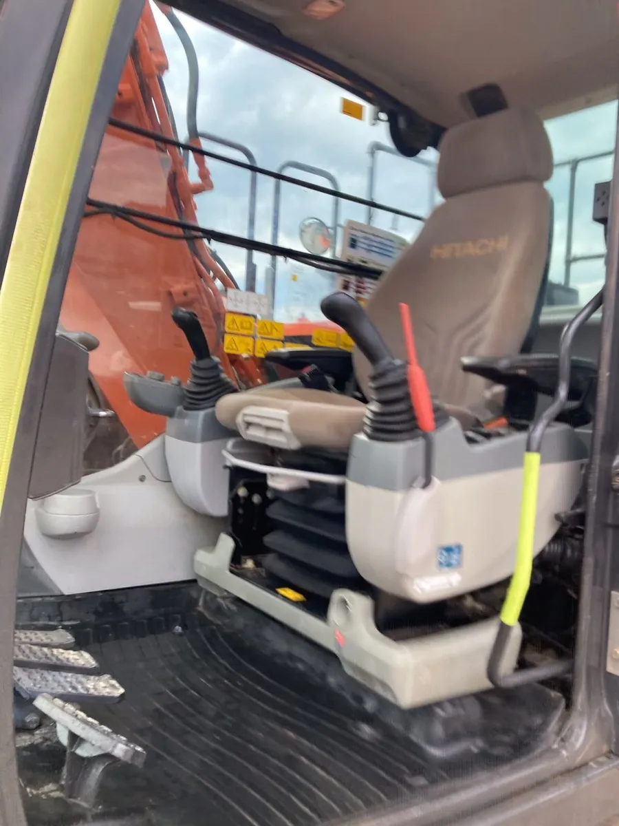 Hitachi 130/7NX  2021 - Image 2
