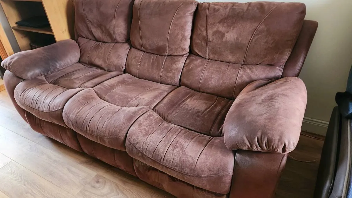 Couch - Image 2