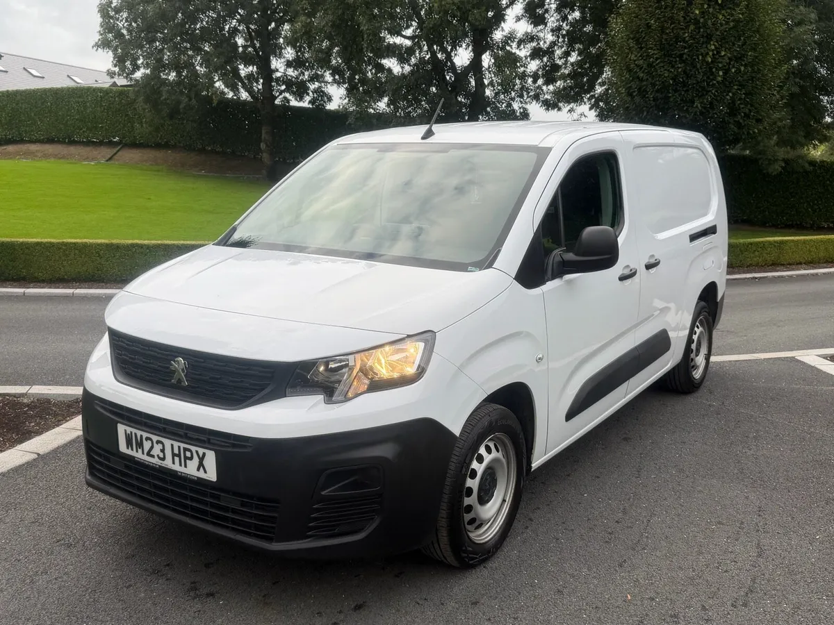 2023 LWB TWIN SLIDING DOOR PARTNER 1.5 DIESEL - Image 2