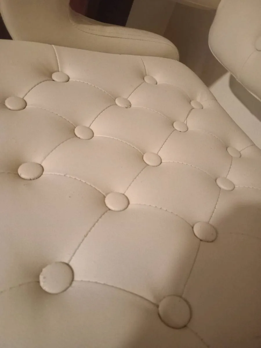 Two cream counter chairs - Image 3