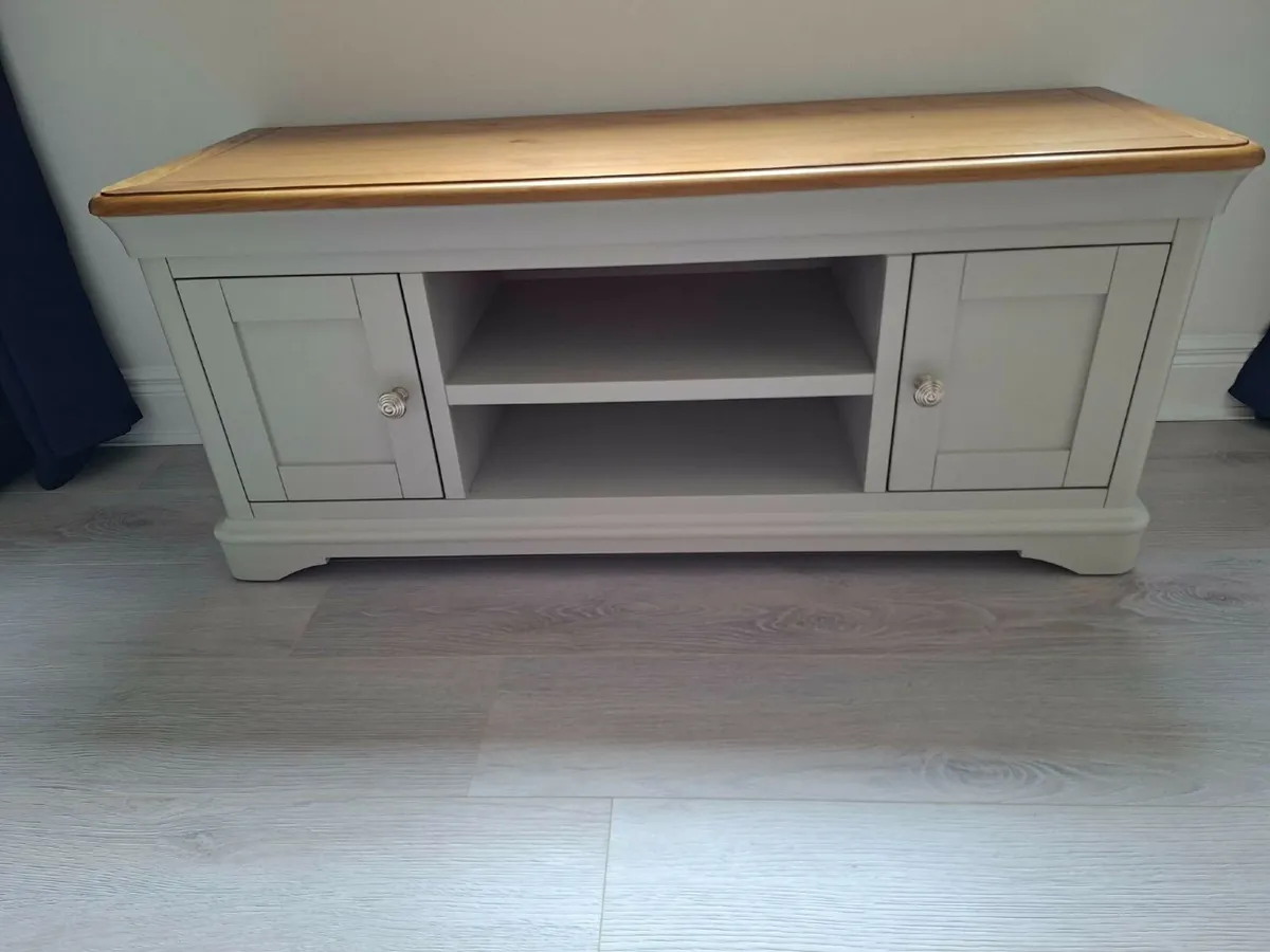 TV unit - Image 1