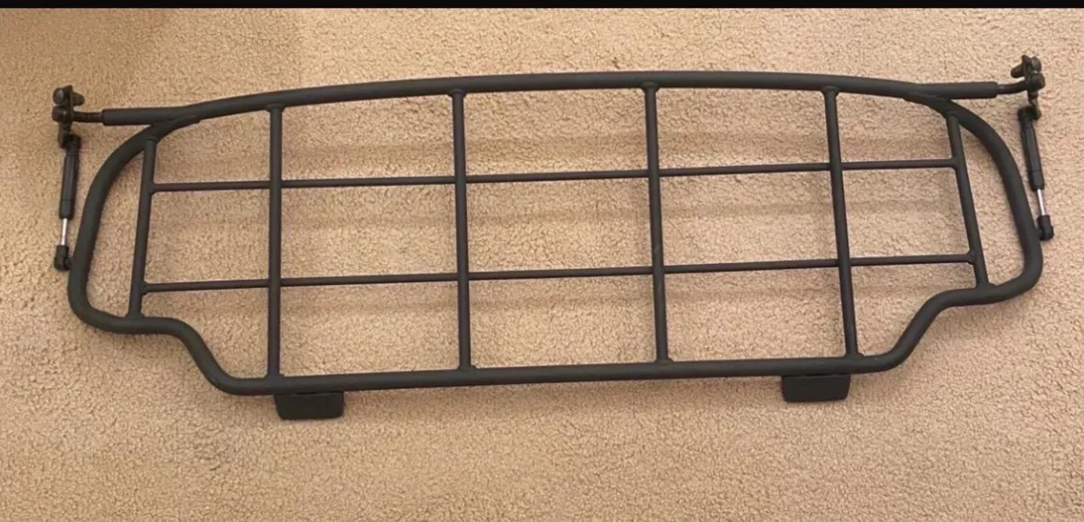 Dog Guard for Volvo XC60 - Image 1