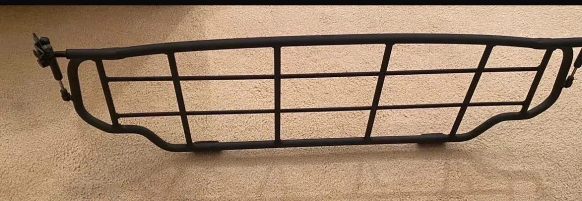 Dog Guard for Volvo XC60 - Image 2