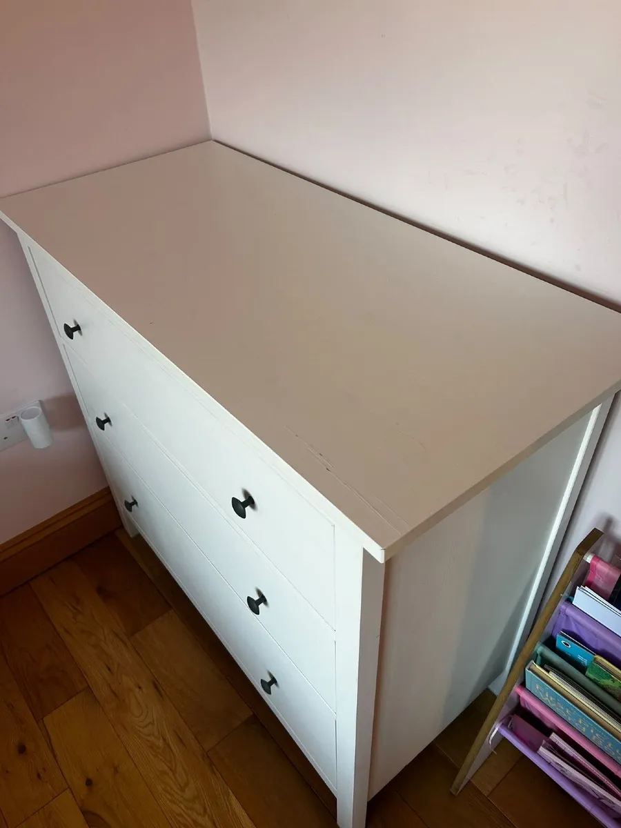 White chest of drawers - Image 2