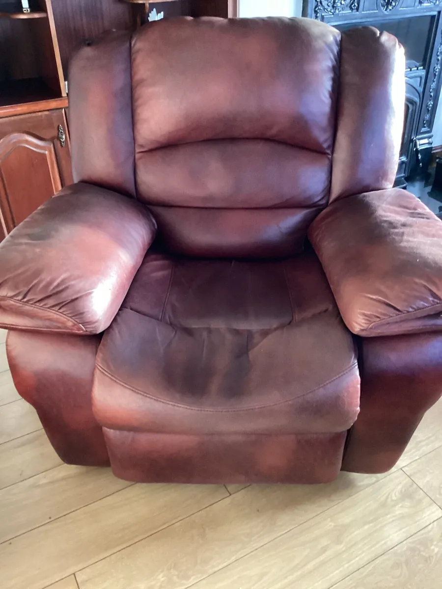Suite of furniture - Image 2