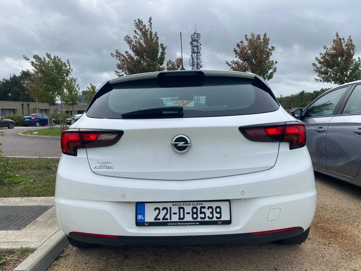 221 Opel Astra Van - Image 2