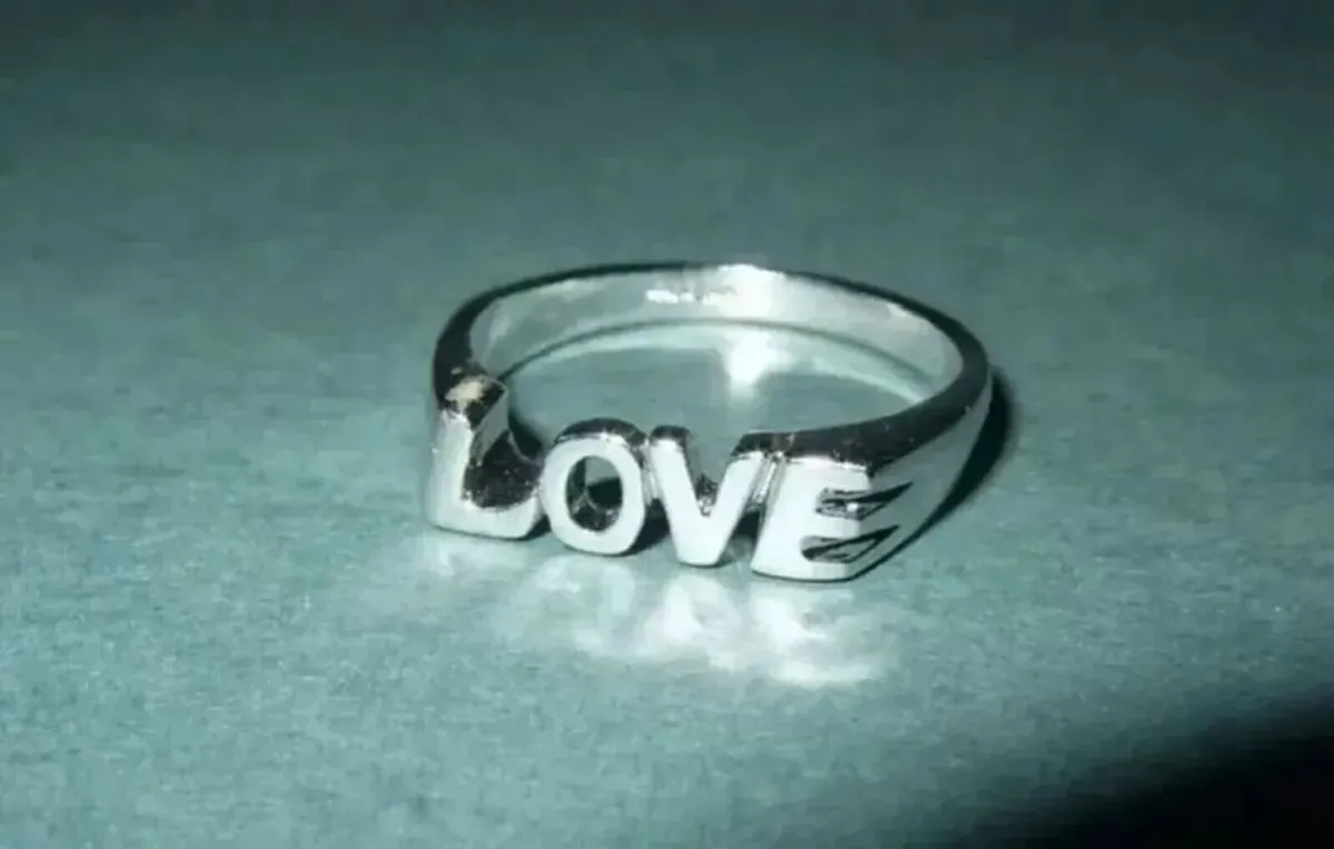 Vintage Hallmarked Silver 'Love' Ring - Image 3