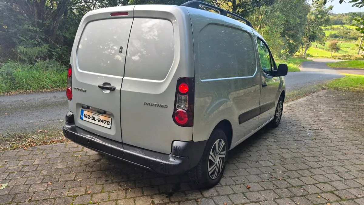 2018 Peugeot Partner Professional - Image 2