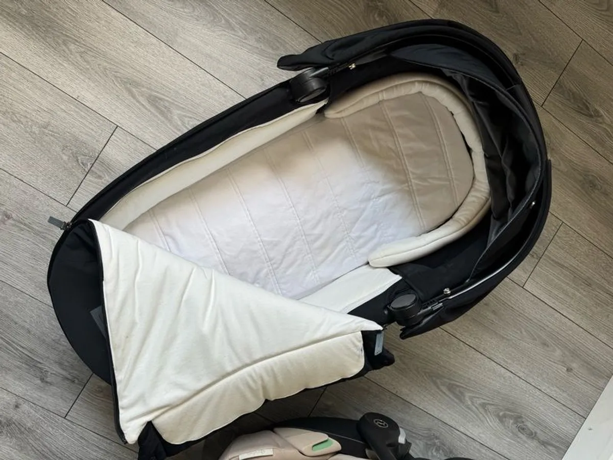 Cybex Priam Travel System - Image 3