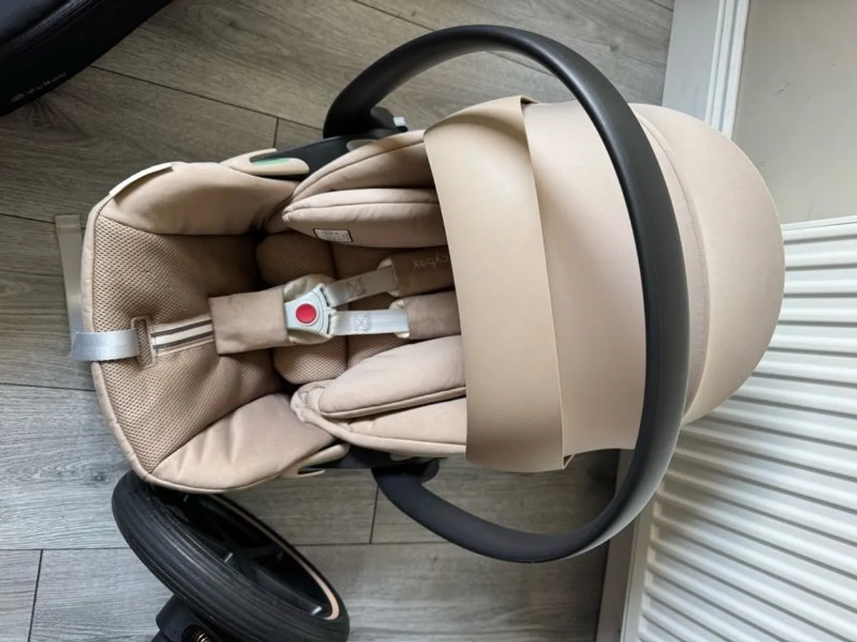 Cybex Priam Travel System - Image 4