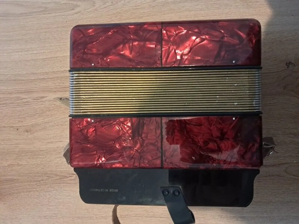 Hohner Black Dot button Accordion - Image 4