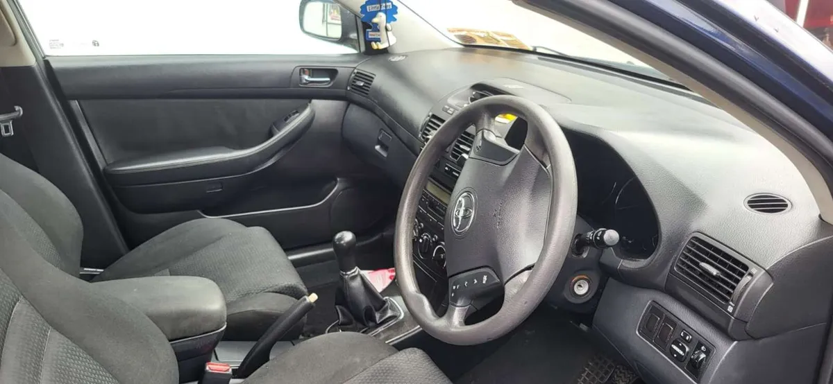 2004 toyota avensis - Image 3