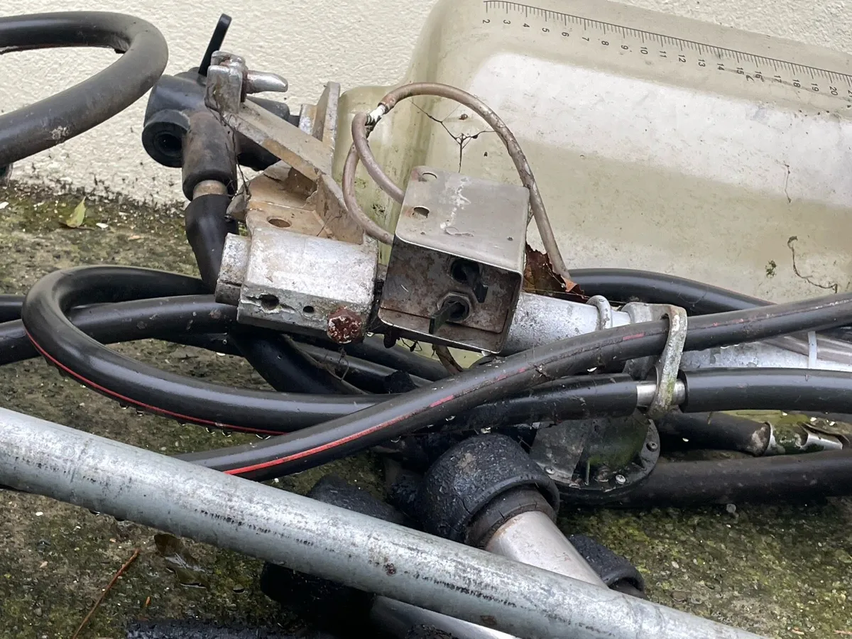 Milking parlour parts - Image 3