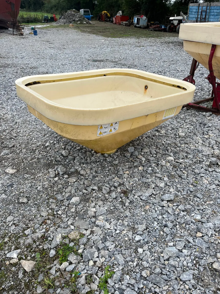 Plastic Fertiliser Bin - Image 2