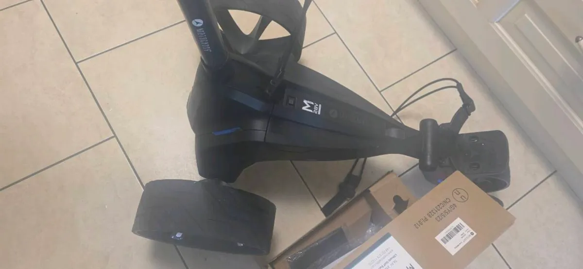 For sale Motocaddy M5 GPS GOLF TROLLEY - Image 4