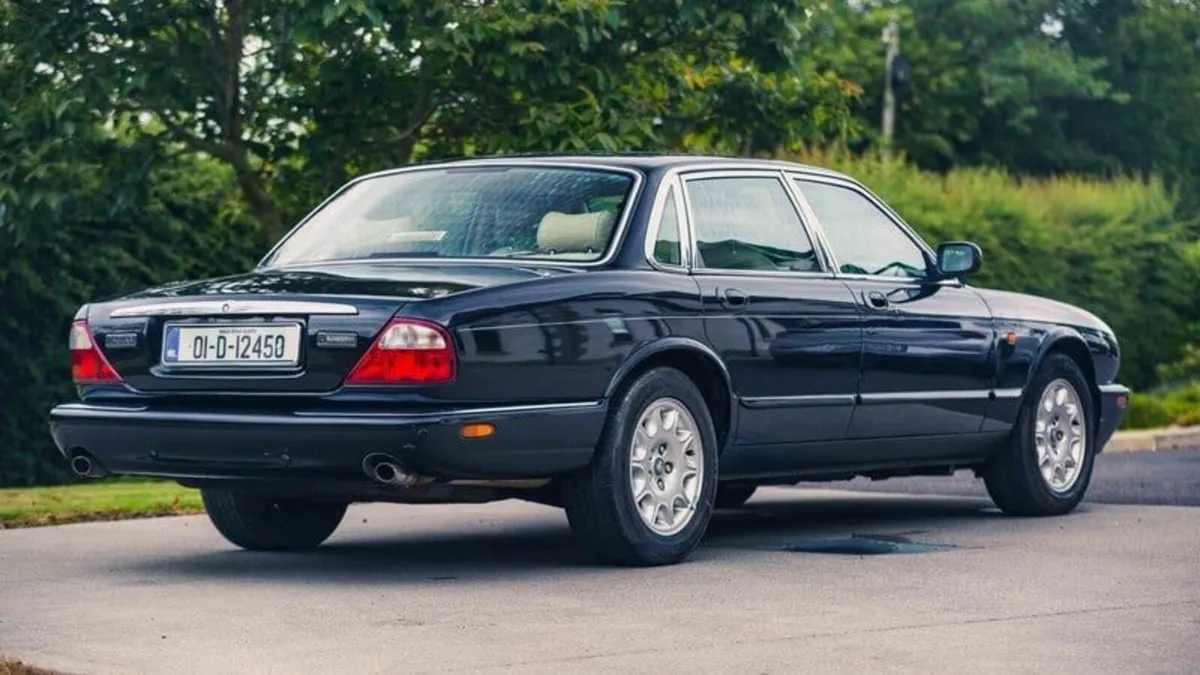Jaguar XJ 2001 - Image 2