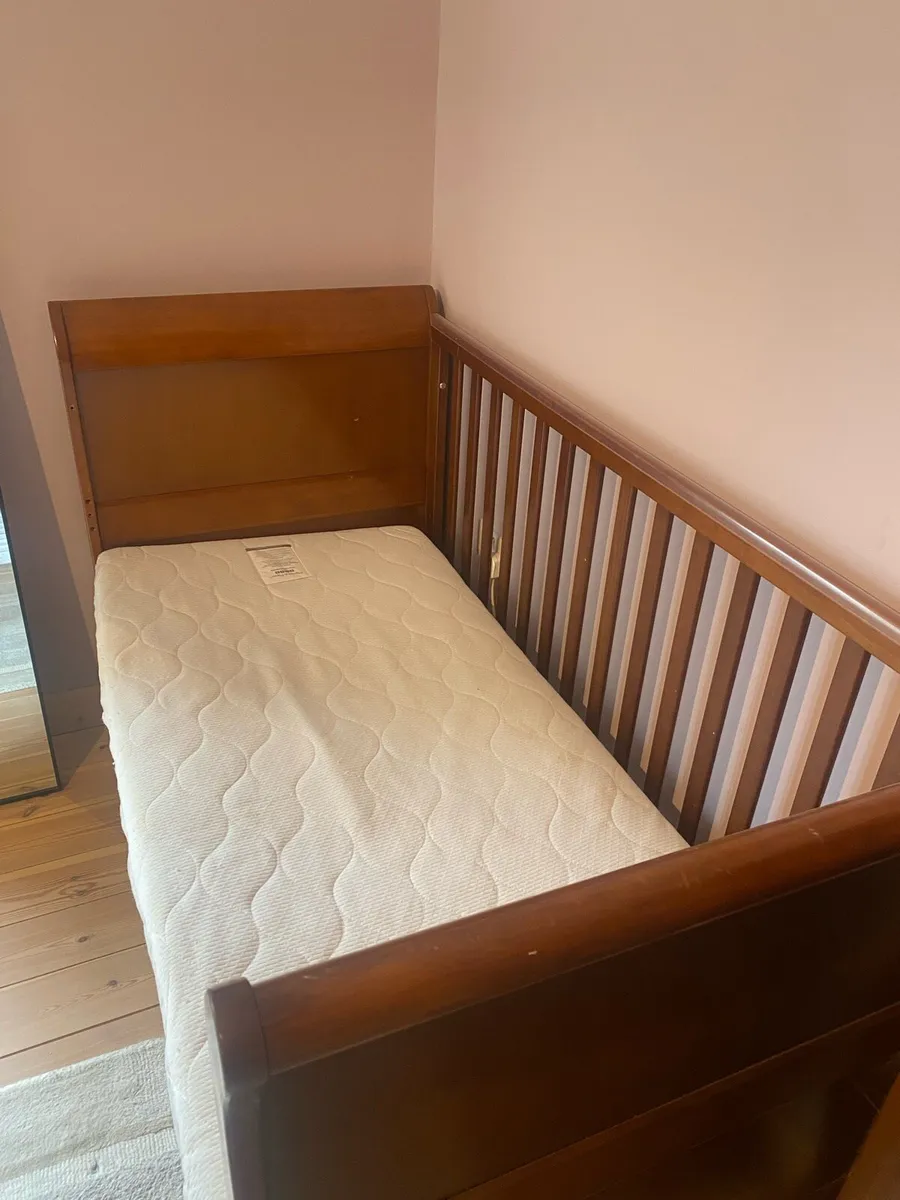 Mamas and papas  cot - Image 1