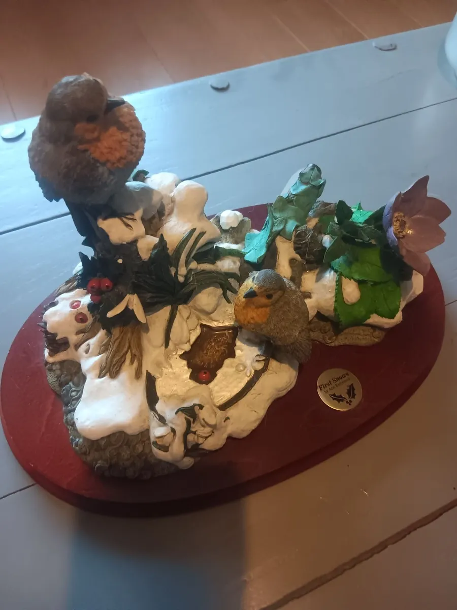 Wildlife figurine centrepiece - Image 3