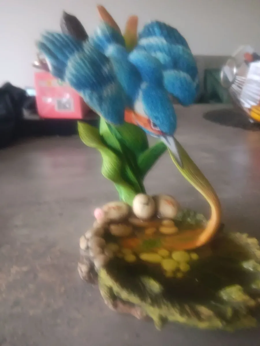 Wildlife figurine - Image 1