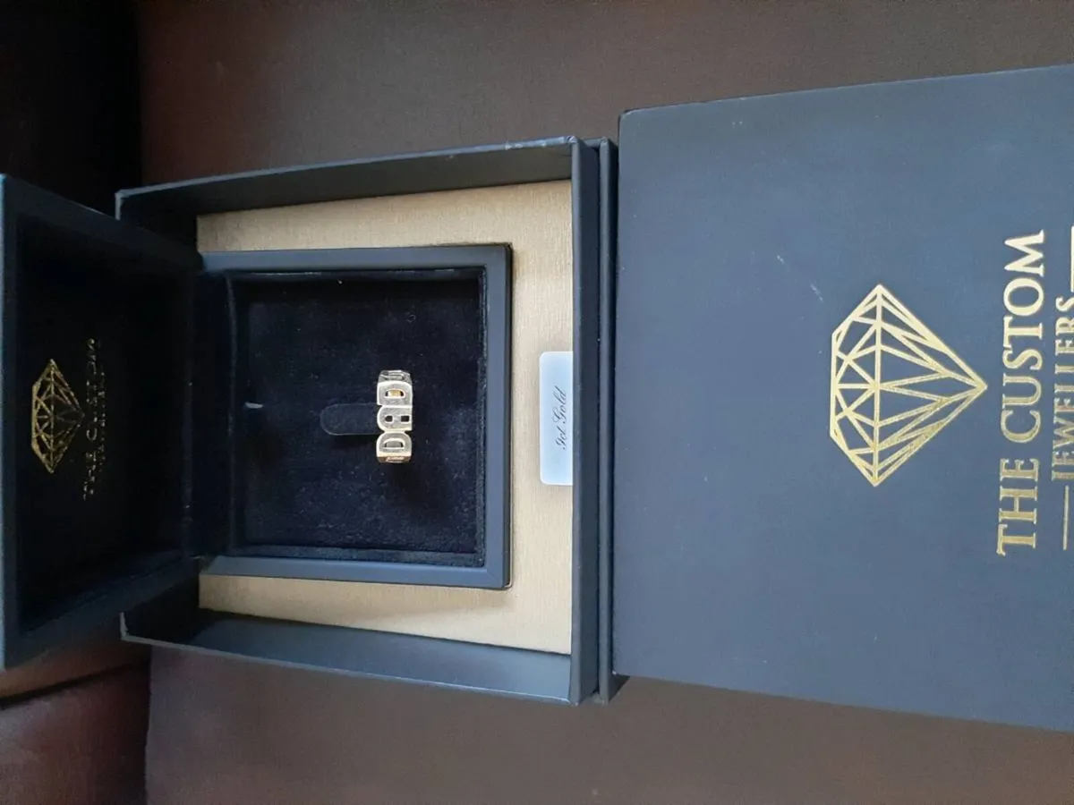 9ct Gold Dad Ring - Image 2