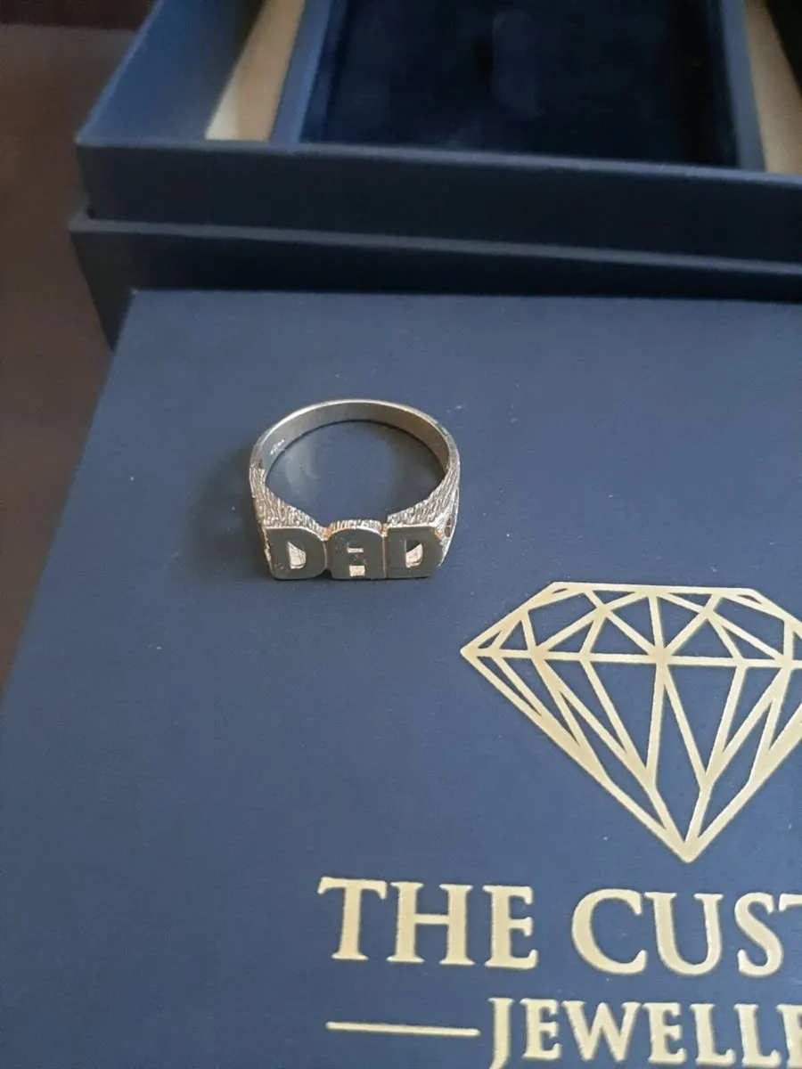 9ct Gold Dad Ring - Image 1