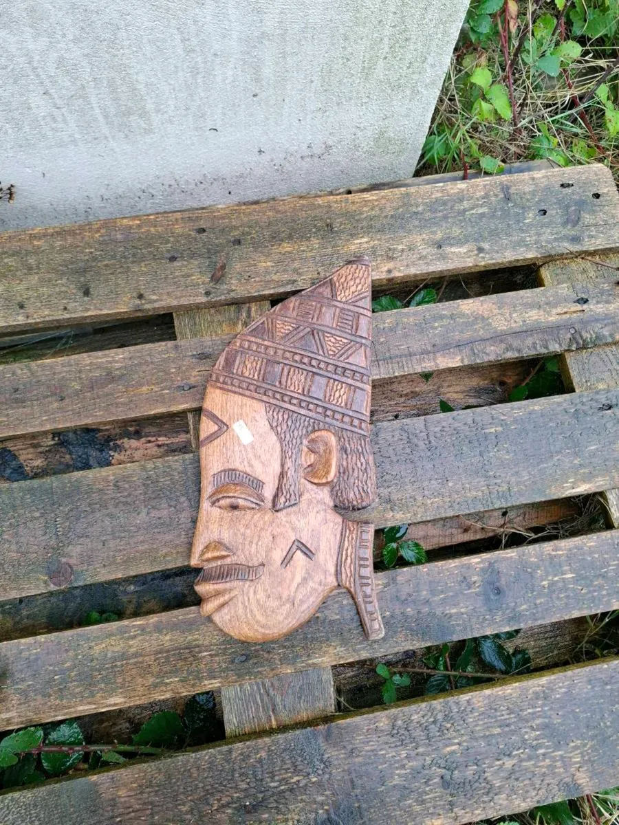 Large wood sculpted head