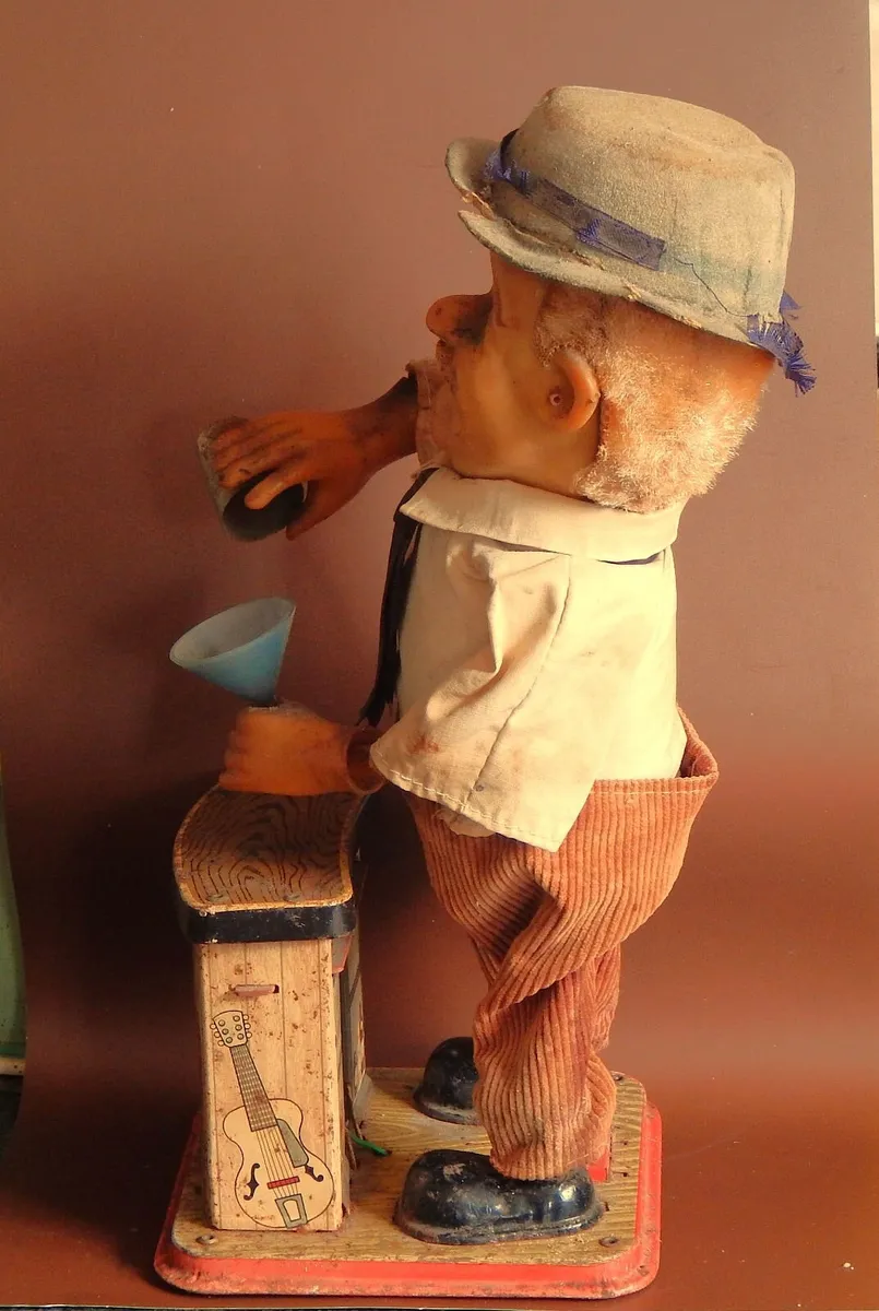 Vintage Charlie Weaver Bartender Tin Toy - Image 4