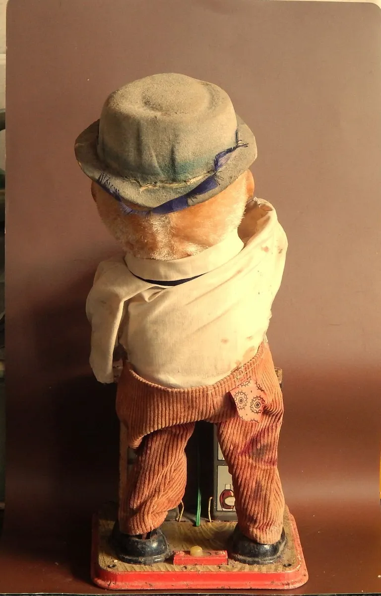 Vintage Charlie Weaver Bartender Tin Toy - Image 3